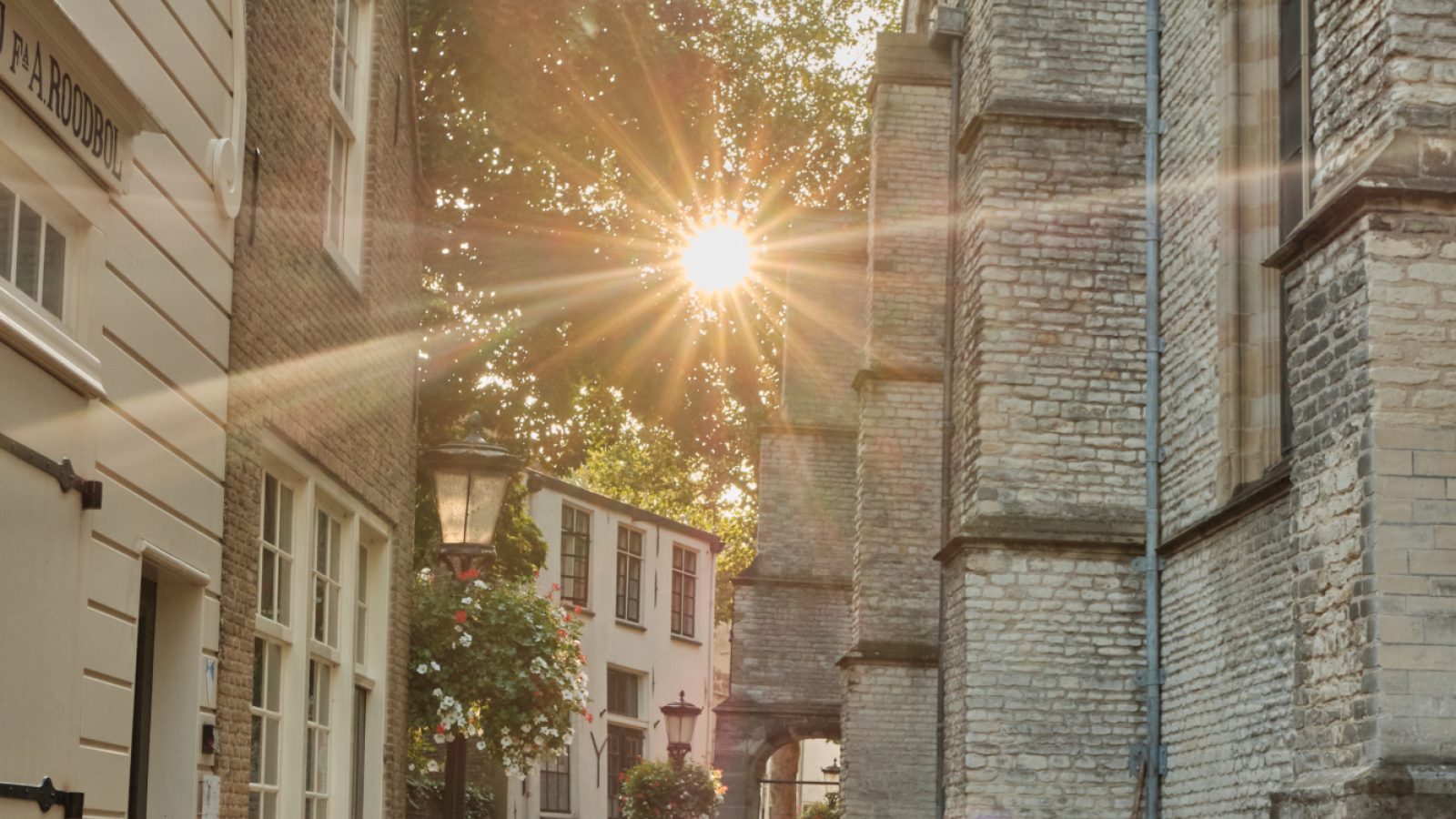 LIMA FOTOGRAFIE ACHTER DE KERK AUG 2019 DSF5401